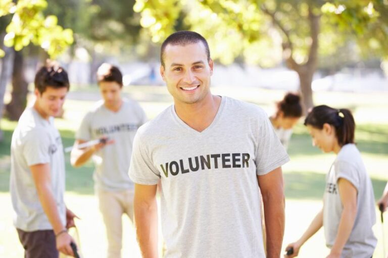 The Best Volunteer Opportunities in Canada to Boost Your Resume